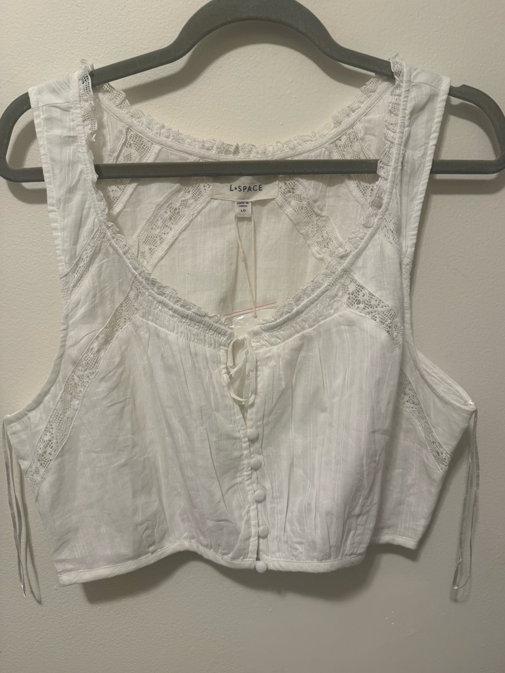 l*space White Lace-Trim Button Front Cropped Camisole